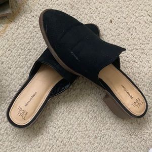 Black heeled mules!
